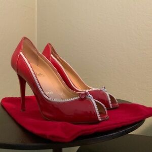 Christian Louboutin size 40 red patent peep toe Caracolo Vernice pumps